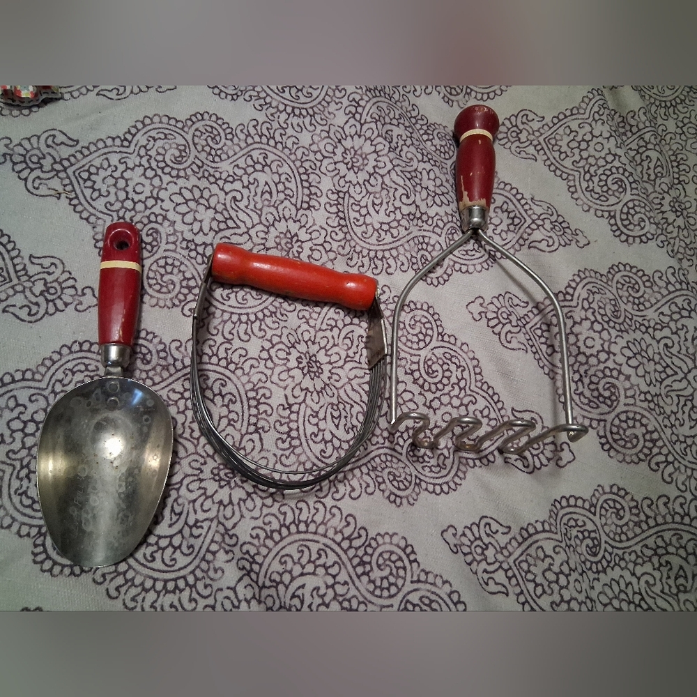 Vintage Kitchen Utensils 60's Farmhouse Style